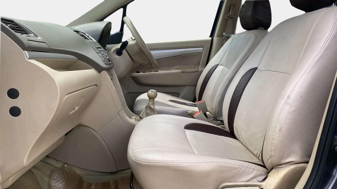 2015 Maruti Ertiga VXI CNG, CNG, Manual, 43,603 km, Right Side Front Door Cabin