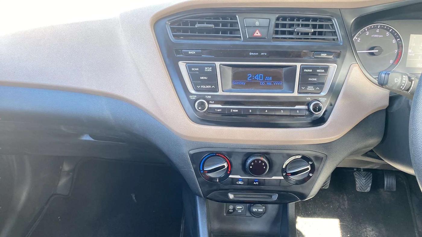 2016 Hyundai Elite i20 MAGNA 1.2, Petrol, Manual, 37,244 km, Air Conditioner