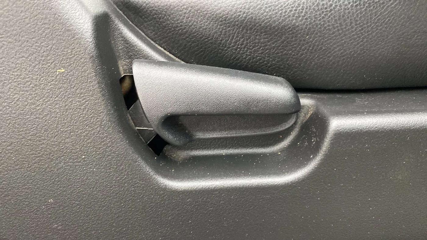 2013 Maruti Wagon R 1.0 VXI, Petrol, Manual, 43,385 km, Driver Side Adjustment Panel