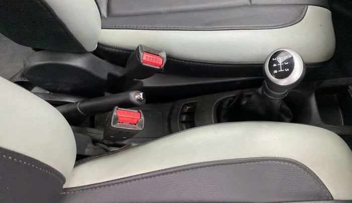 2013 Maruti Wagon R 1.0 VXI, Petrol, Manual, 43,385 km, Gear Lever