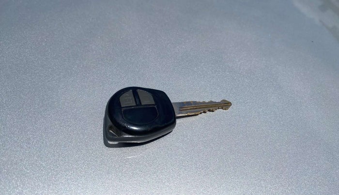 2014 Maruti Swift VDI, Diesel, Manual, 1,08,718 km, Key Close Up