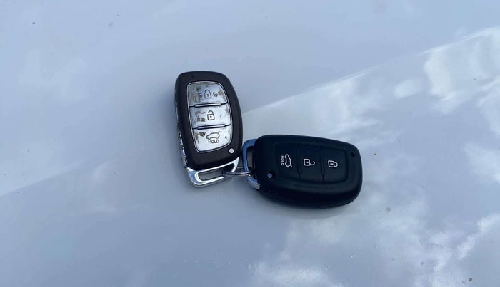 2016 Hyundai Creta SX PLUS AT 1.6 PETROL, Petrol, Automatic, 90,384 km, Key Close Up