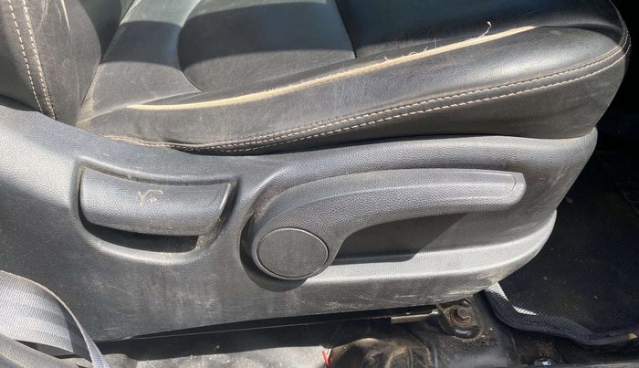 2016 Hyundai Creta SX PLUS AT 1.6 PETROL, Petrol, Automatic, 90,384 km, Driver Side Adjustment Panel