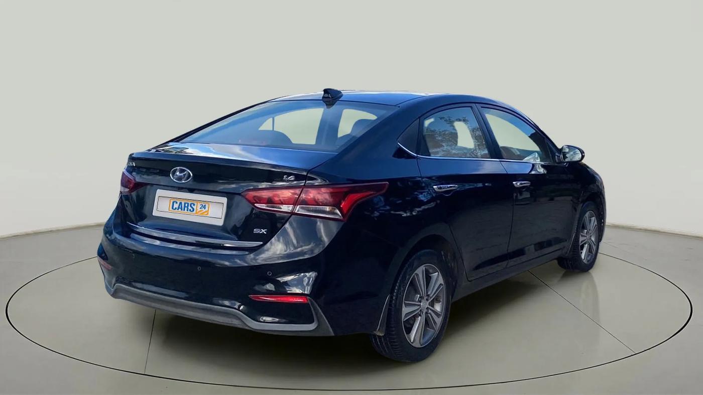 2017 Hyundai Verna 1.6 VTVT SX (O) AT, Petrol, Automatic, 78,579 km, Right Back Diagonal