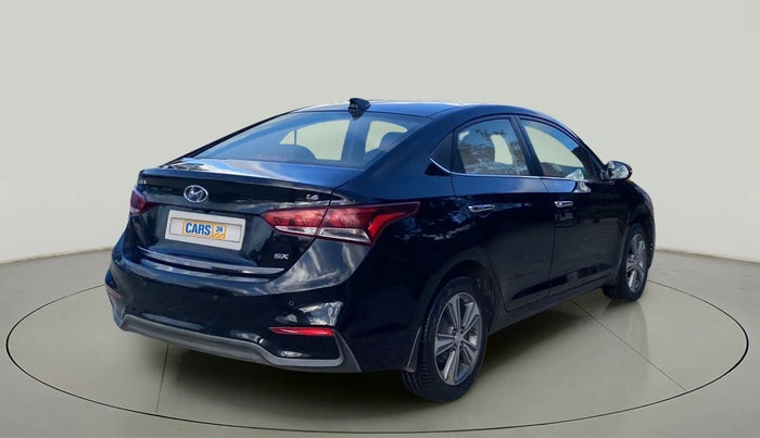 2017 Hyundai Verna 1.6 VTVT SX (O) AT, Petrol, Automatic, 78,471 km, Right Back Diagonal