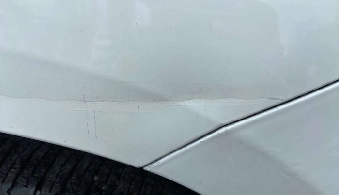 2013 Maruti Ertiga VXI, Petrol, Manual, 53,215 km, Right fender - Minor scratches