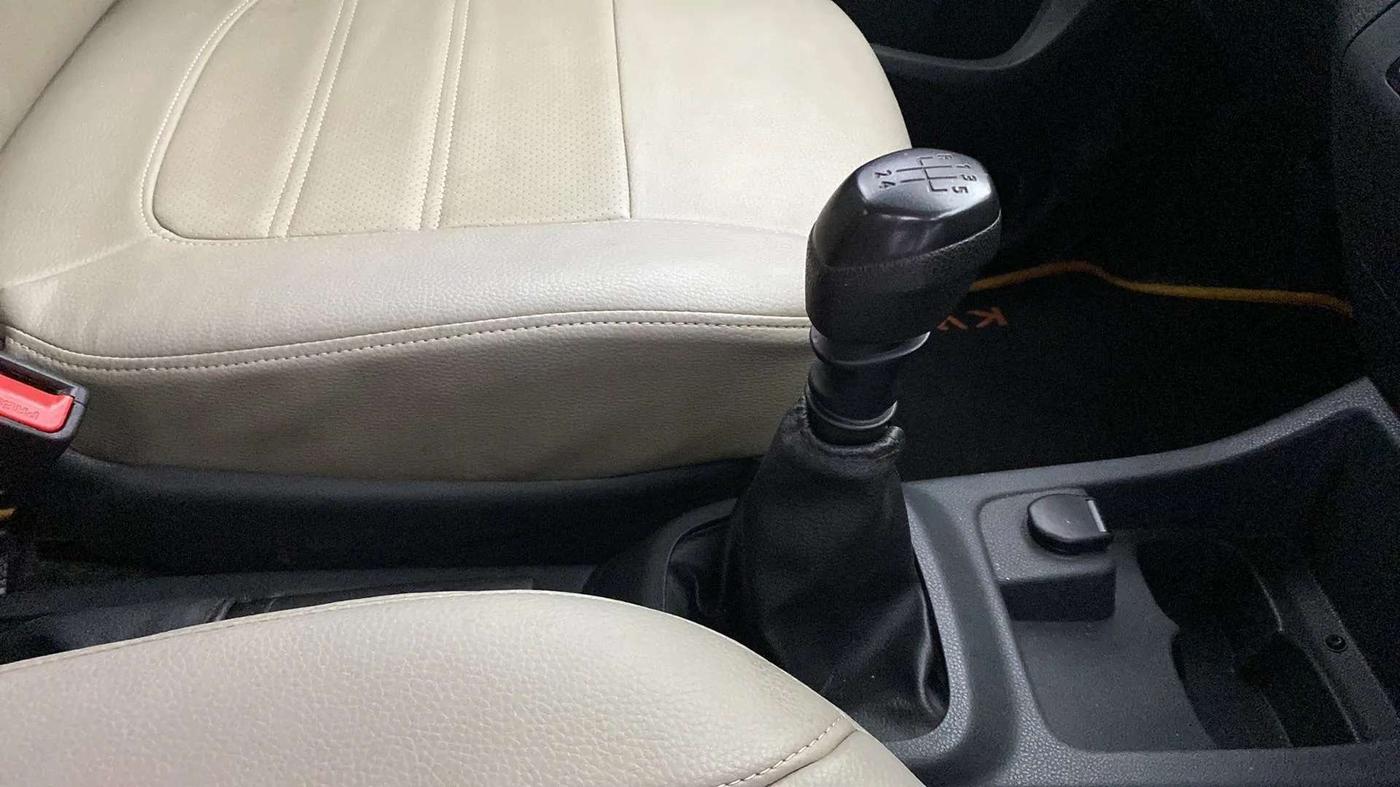 2016 Renault Kwid RXT 0.8 (O), Petrol, Manual, 47,092 km, Gear Lever
