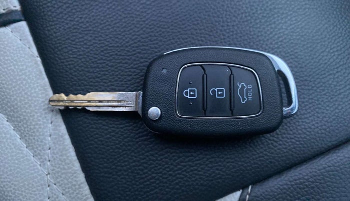 2021 Hyundai GRAND I10 NIOS SPORTZ AMT 1.2 KAPPA VTVT, Petrol, Automatic, 15,021 km, Key Close Up