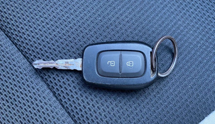 2020 Renault TRIBER RXT, Petrol, Manual, 69,932 km, Key Close Up