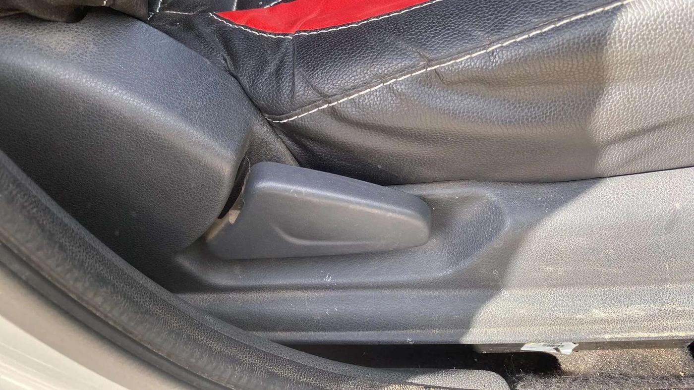 2016 Renault Kwid RXT 0.8, Petrol, Manual, 22,210 km, Driver Side Adjustment Panel
