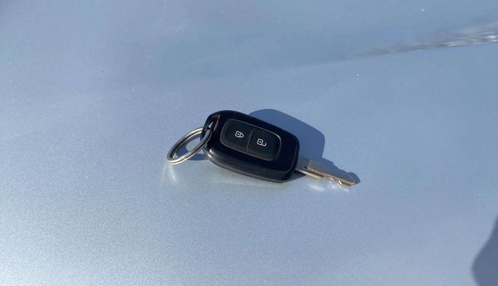 2016 Renault Kwid RXT 0.8, Petrol, Manual, 22,210 km, Key Close Up