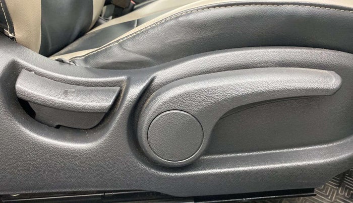 2019 Hyundai Elite i20 SPORTZ PLUS  1.2 CVT, Petrol, Automatic, 11,873 km, Driver Side Adjustment Panel