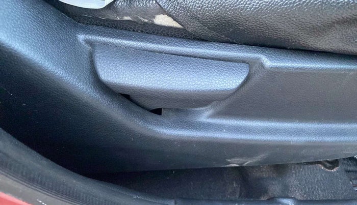 2014 Hyundai Eon ERA +, Petrol, Manual, 58,980 km, Driver Side Adjustment Panel