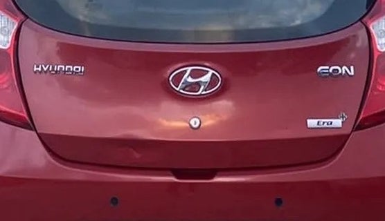 2014 Hyundai Eon ERA +, Petrol, Manual, 58,980 km, Dicky (Boot door) - Paint has minor damage