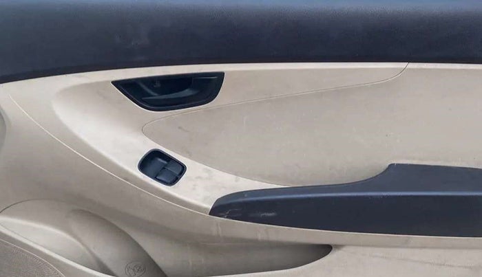 2014 Hyundai Eon ERA +, Petrol, Manual, 58,980 km, Driver Side Door Panels Control
