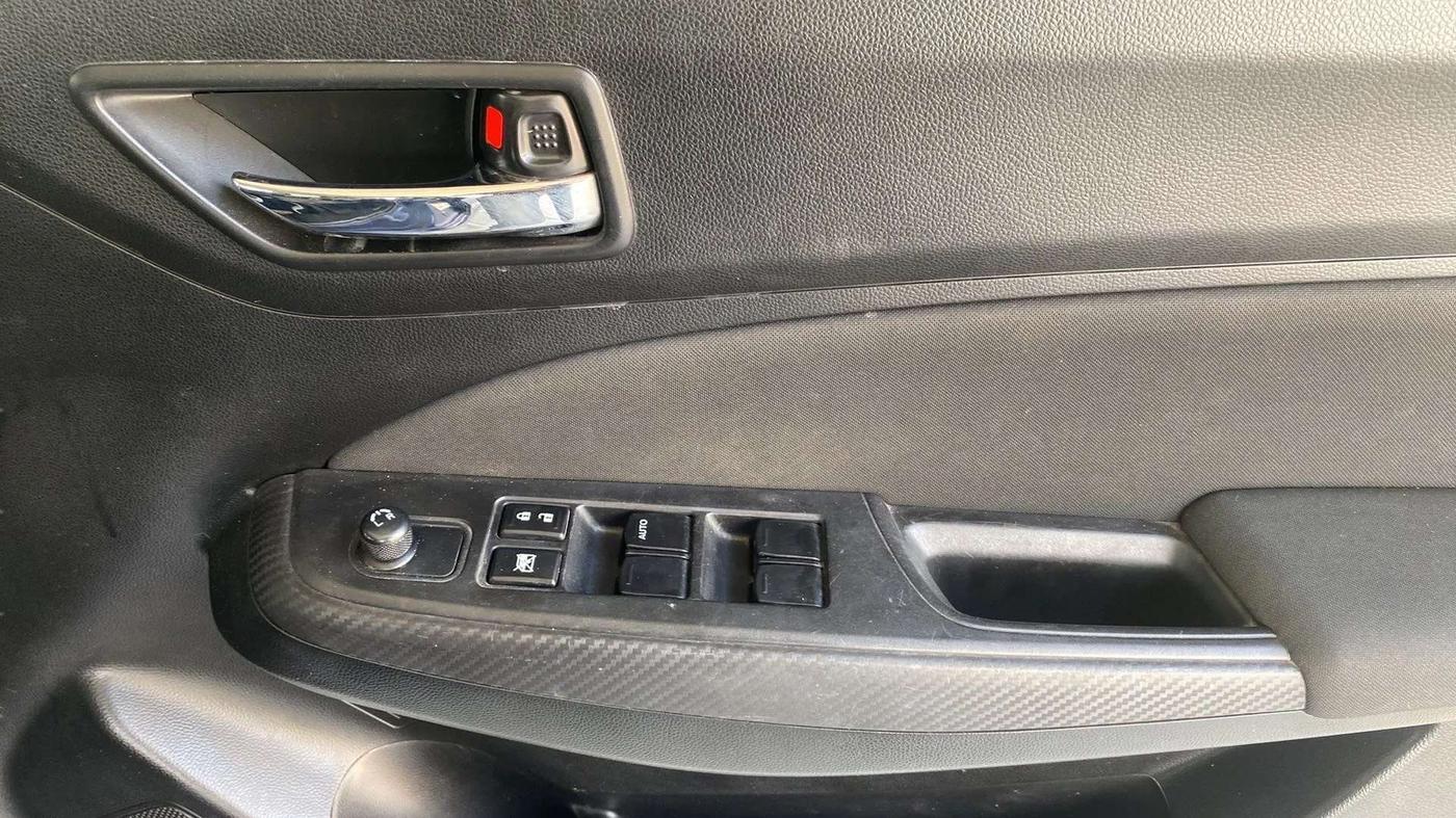 2019 Maruti Swift VXI, Petrol, Manual, 9,878 km, Driver Side Door Panels Control