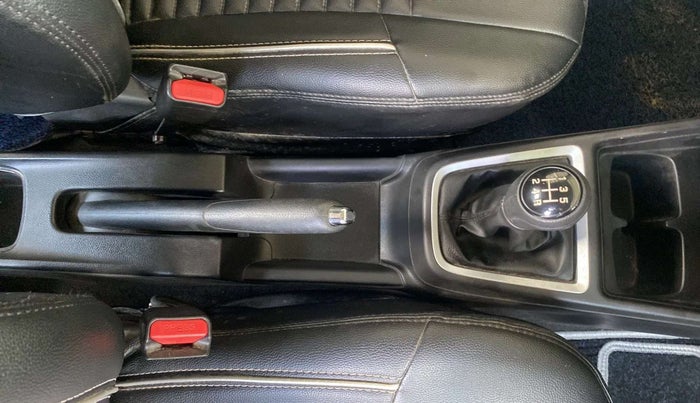 2019 Maruti Swift VXI, Petrol, Manual, 9,878 km, Gear Lever