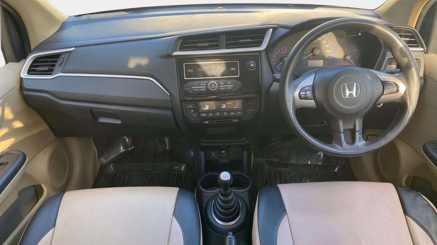 2017 Honda Brio S MT, Petrol, Manual, 60,003 km, Dashboard
