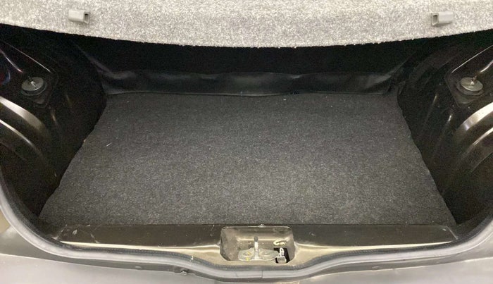 2019 Renault Kwid RXT 1.0 (O), Petrol, Manual, 13,838 km, Boot Inside
