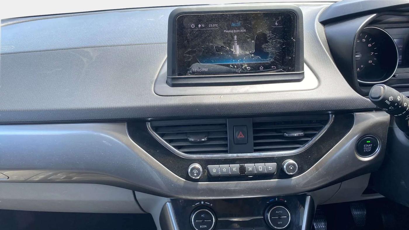 2018 Tata NEXON XZ PLUS PETROL, Petrol, Manual, 57,207 km, Air Conditioner