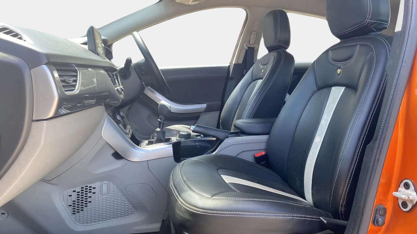 2018 Tata NEXON XZ PLUS PETROL, Petrol, Manual, 57,207 km, Right Side Front Door Cabin
