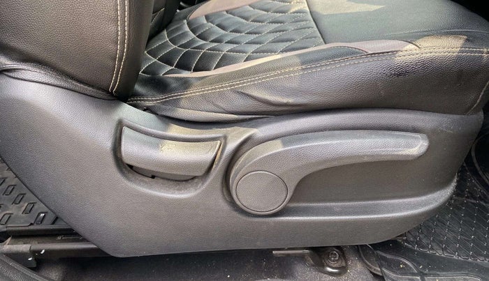 2017 Hyundai Creta SX PLUS AT 1.6 PETROL, Petrol, Automatic, 30,366 km, Driver Side Adjustment Panel