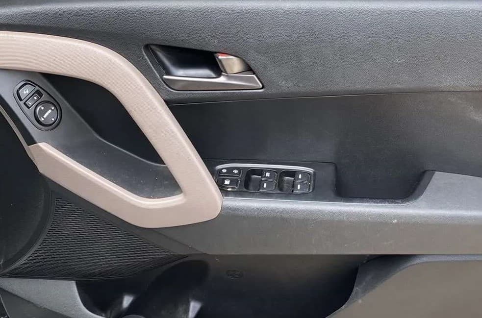 2017 Hyundai Creta SX PLUS AT 1.6 PETROL, Petrol, Automatic, 30,366 km, Driver Side Door Panels Control