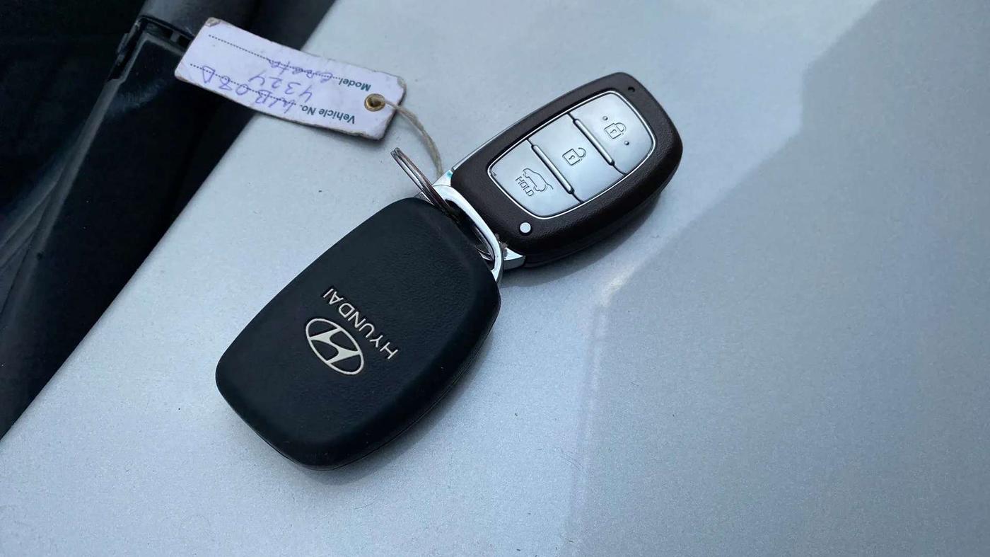 2017 Hyundai Creta SX PLUS AT 1.6 PETROL, Petrol, Automatic, 30,366 km, Key Close Up