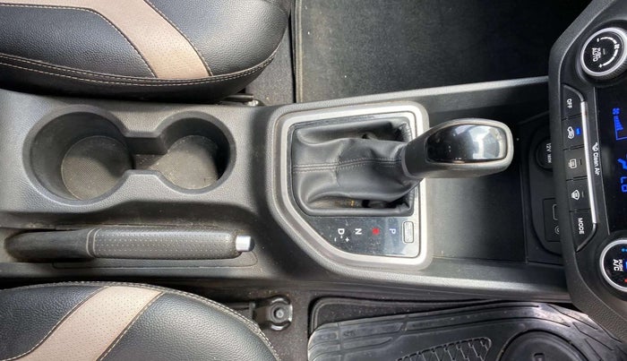 2017 Hyundai Creta SX PLUS AT 1.6 PETROL, Petrol, Automatic, 30,366 km, Gear Lever