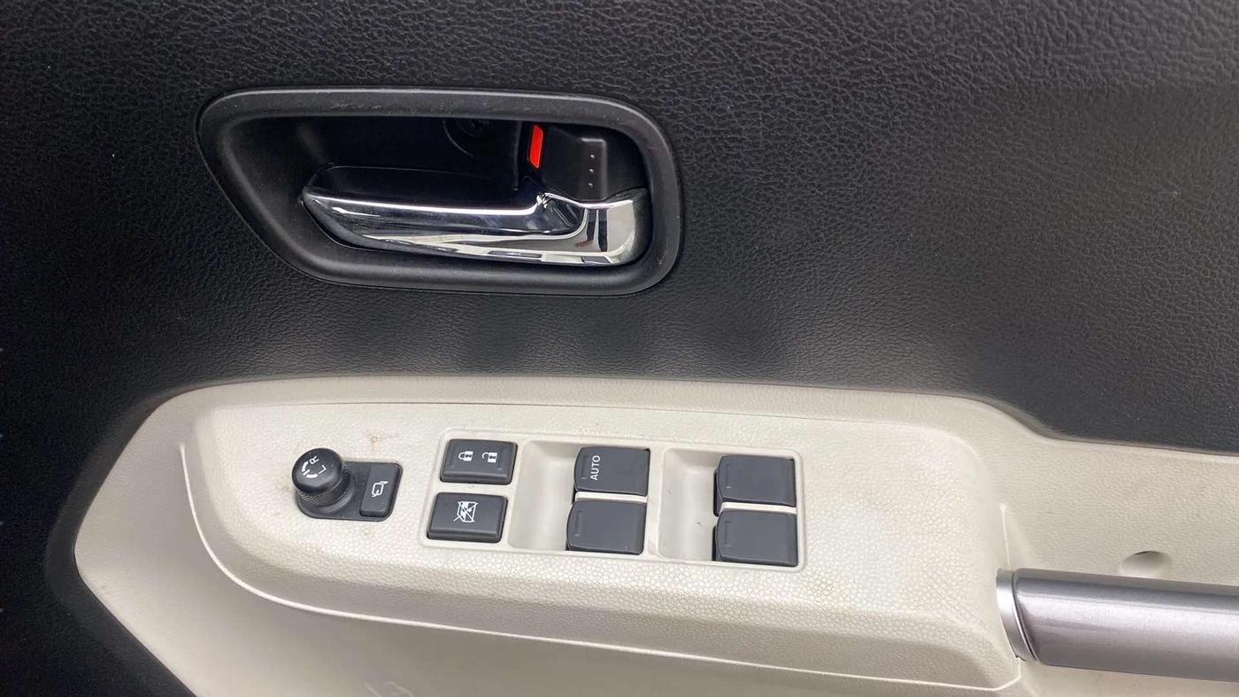 2021 Maruti IGNIS ZETA 1.2 AMT, Petrol, Automatic, 7,743 km, Driver Side Door Panels Control