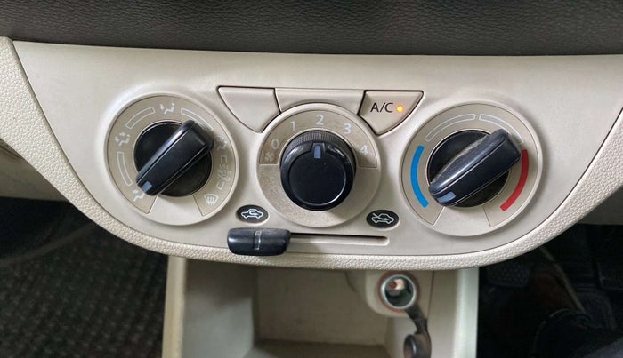 2019 Maruti Alto LXI, Petrol, Manual, 39,085 km, AC Unit - Directional switch has minor damage