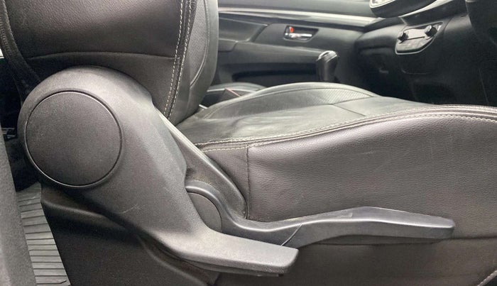 2019 Maruti XL6 ALPHA MT, Petrol, Manual, 26,592 km, Driver Side Adjustment Panel