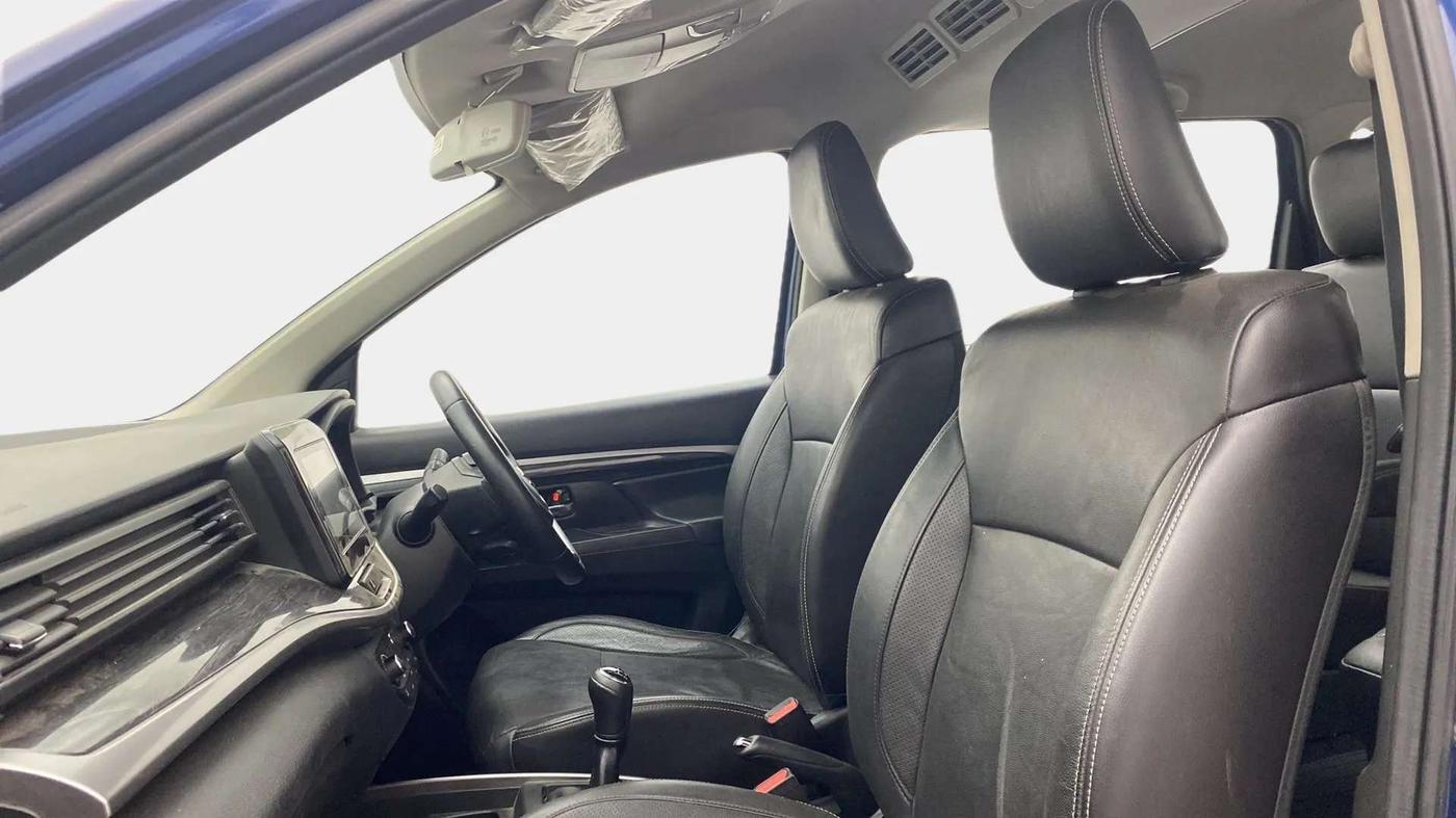 2019 Maruti XL6 ALPHA MT, Petrol, Manual, 26,592 km, Right Side Front Door Cabin