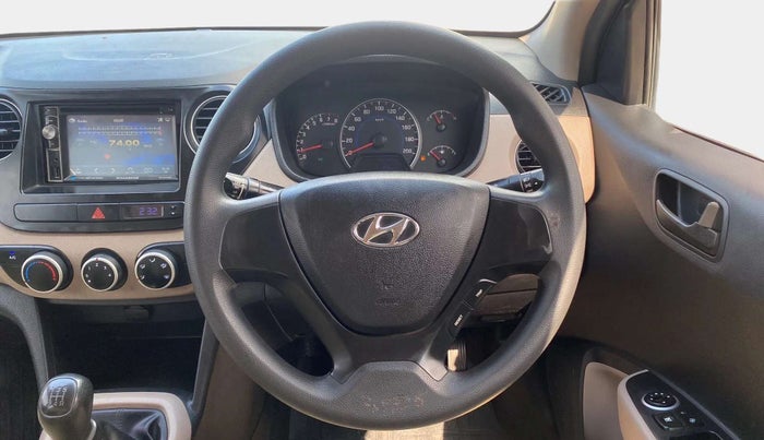 2016 Hyundai Grand i10 MAGNA 1.2 KAPPA VTVT, Petrol, Manual, 98,726 km, Steering Wheel Close Up