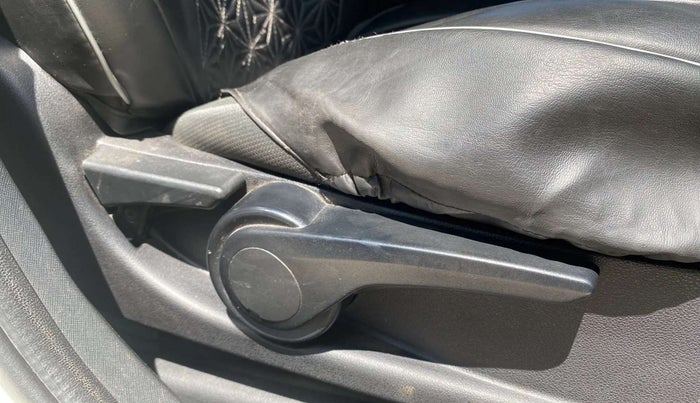 2018 Tata NEXON XZ PLUS DIESEL, Diesel, Manual, 59,982 km, Driver Side Adjustment Panel