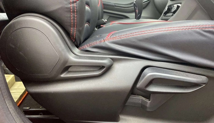 2021 Tata Tiago XZA PLUS PETROL, Petrol, Automatic, 13,785 km, Driver Side Adjustment Panel