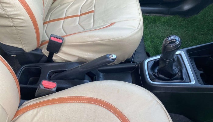 2018 Maruti Swift VXI, Petrol, Manual, 68,893 km, Gear Lever