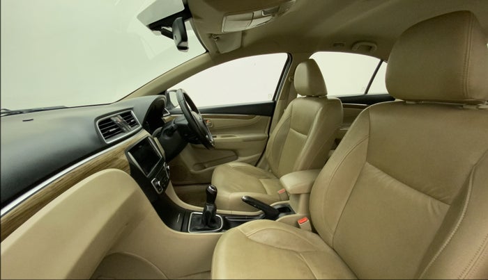 2019 Maruti Ciaz ALPHA 1.5 SHVS PETROL, Petrol, Manual, 43,374 km, Right Side Front Door Cabin