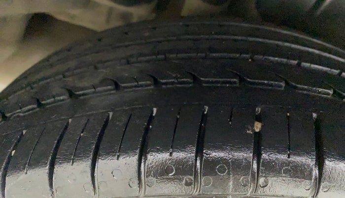 2019 Maruti Ciaz ALPHA 1.5 SHVS PETROL, Petrol, Manual, 43,374 km, Right Rear Tyre Tread