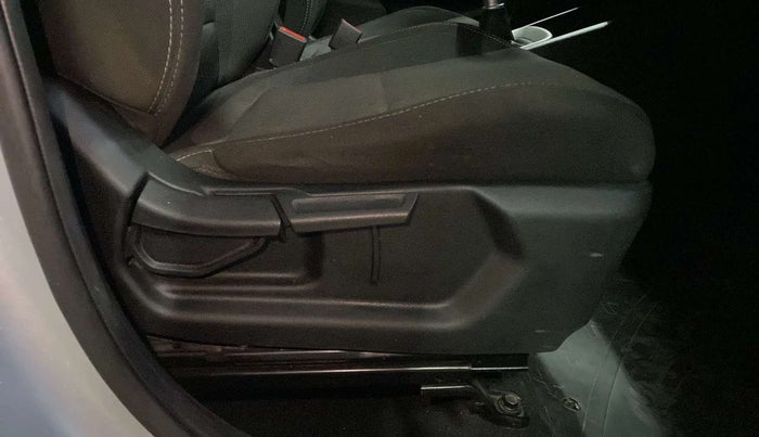 2021 Hyundai VENUE SX 1.0 TURBO IMT, Petrol, Manual, 21,327 km, Driver Side Adjustment Panel