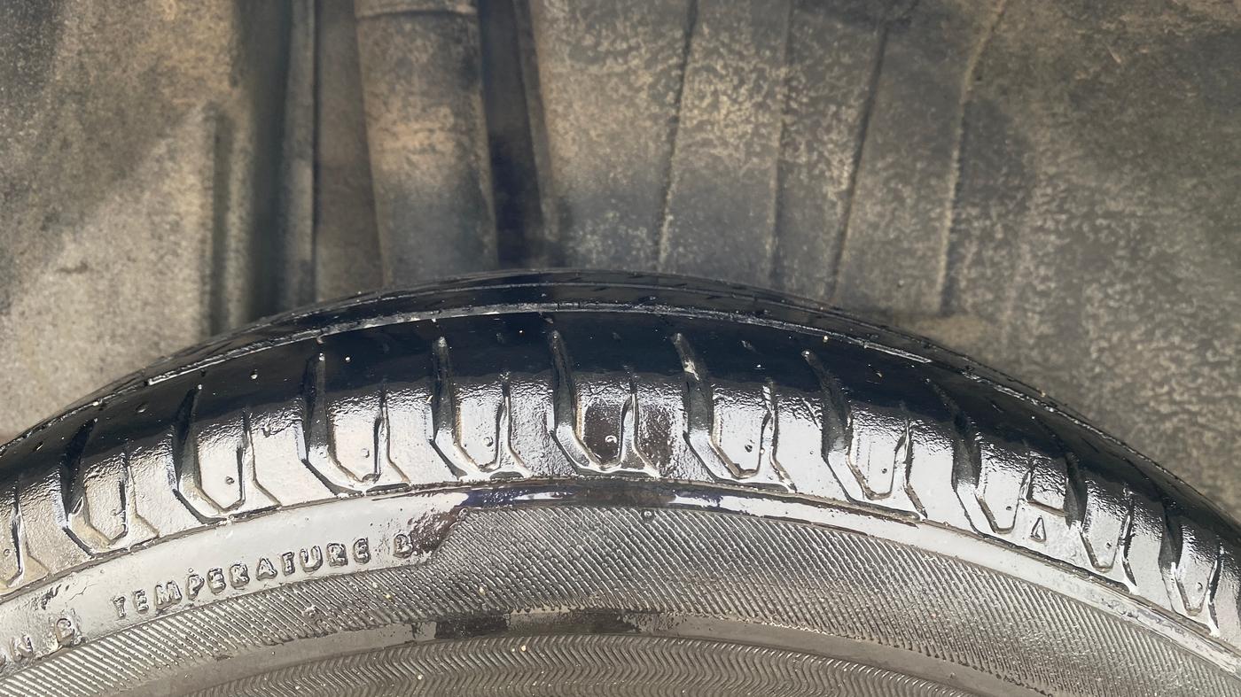 2021 Maruti Dzire ZXI AMT, Petrol, Automatic, 83,092 km, Right Rear Tyre Tread