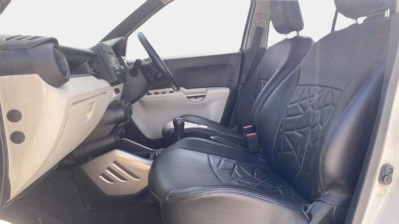 2019 Maruti IGNIS DELTA 1.2, Petrol, Manual, 69,189 km, Right Side Front Door Cabin