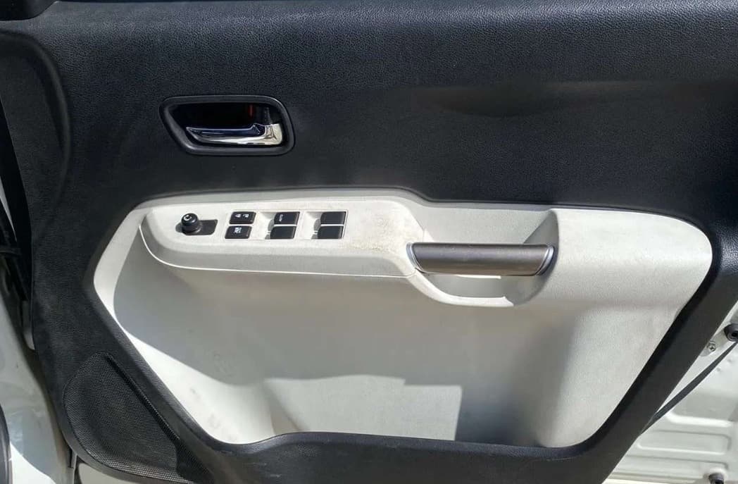 2019 Maruti IGNIS DELTA 1.2, Petrol, Manual, 69,189 km, Driver Side Door Panels Control