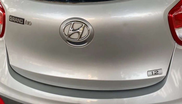 2017 Hyundai Grand i10 MAGNA 1.2 KAPPA VTVT, Petrol, Manual, 54,749 km, Dicky (Boot door) - Minor scratches