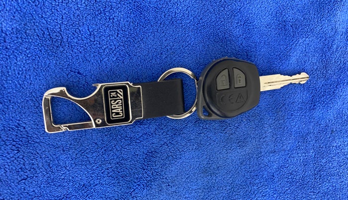 2022 Maruti Swift VXI AMT, Petrol, Automatic, 23,215 km, Key Close Up