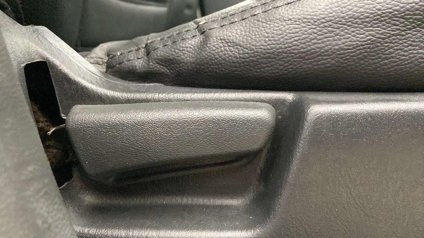 2016 Maruti Alto K10 VXI, Petrol, Manual, 43,854 km, Driver Side Adjustment Panel