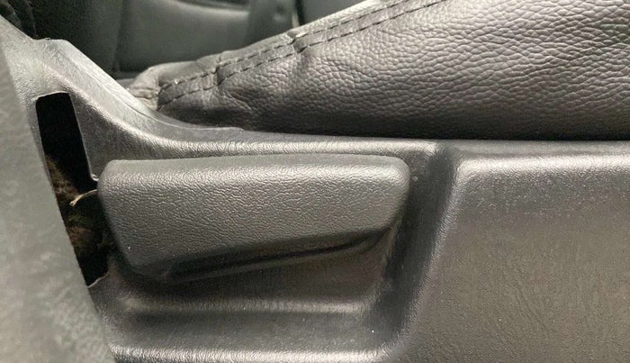 2016 Maruti Alto K10 VXI, Petrol, Manual, 43,854 km, Driver Side Adjustment Panel