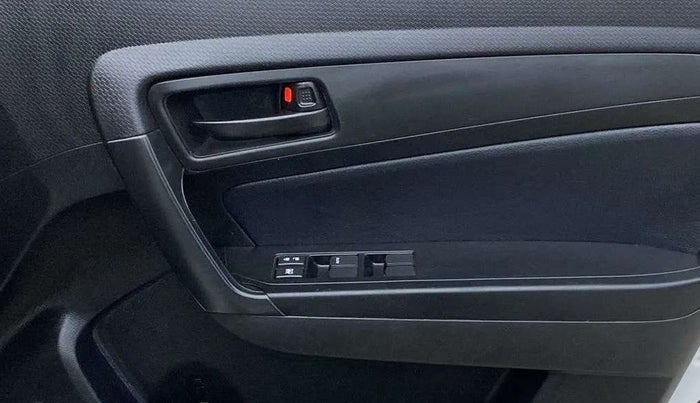 2021 Maruti Vitara Brezza VXI, Petrol, Manual, 39,760 km, Driver Side Door Panels Control