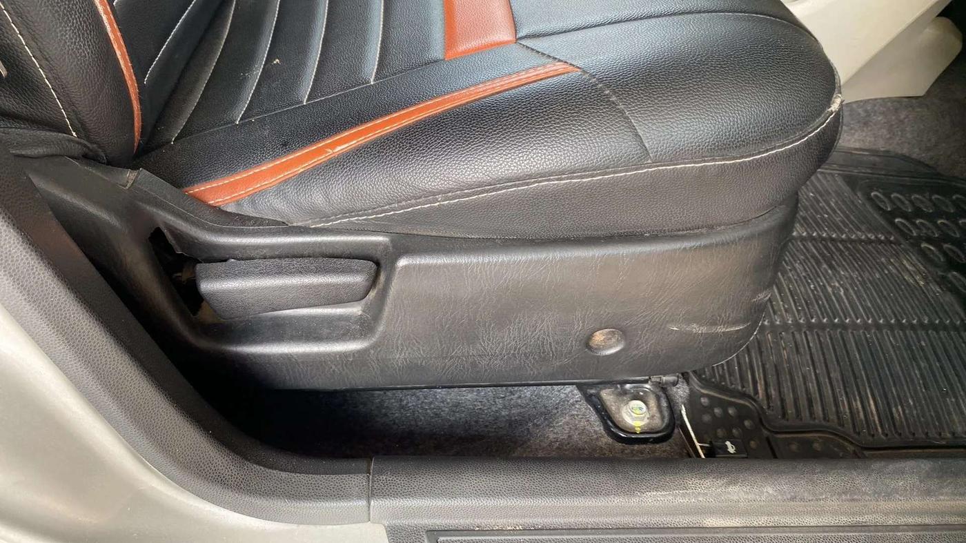 2019 Maruti Alto LXI, Petrol, Manual, 15,987 km, Driver Side Adjustment Panel