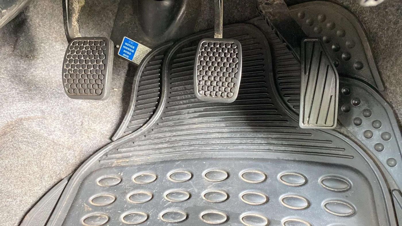 2019 Maruti Alto LXI, Petrol, Manual, 15,987 km, Pedals